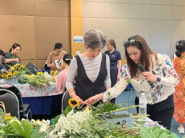 จัดดอกไม้ ต้นไม้มงคล ครั้งที่4