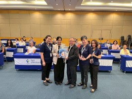 Strong teeth วัยเก๋า ฟันแข็งแรง