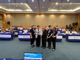 Strong teeth วัยเก๋า ฟันแข็งแรง